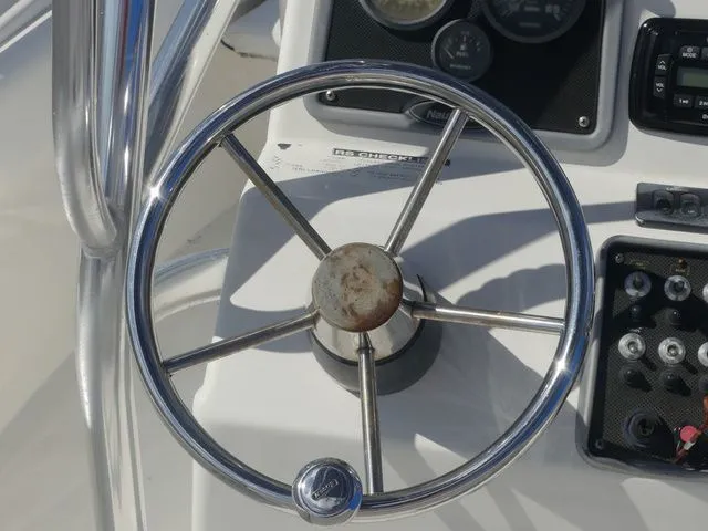 Slide: The Image of NauticStar 1900XS Offshore 2015 - 24