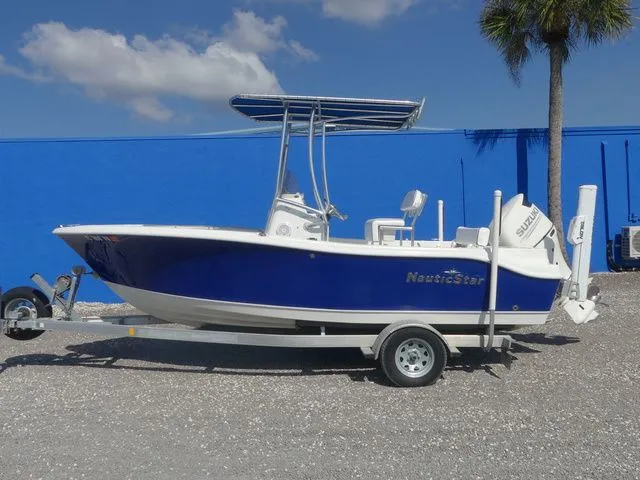 Slide: The Image of NauticStar 1900XS Offshore 2015 - 7