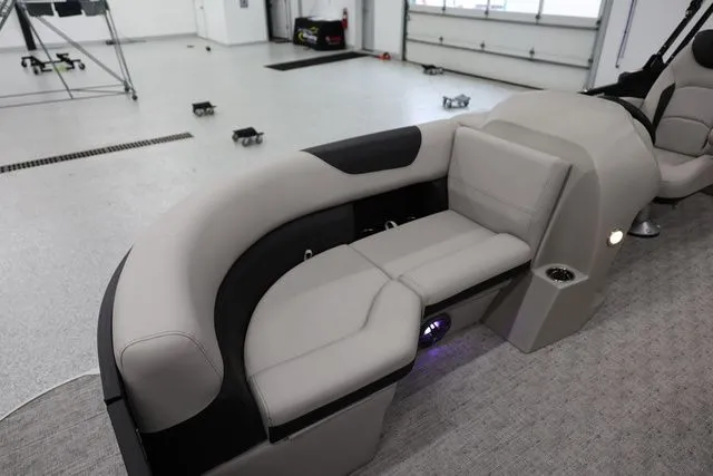 Slide: The Image of South Bay LE 224 RS 2.75 w/ Front Porch 2026 - 18