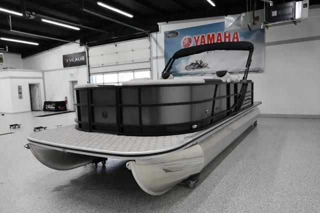 Slide: The Image of South Bay LE 224 RS 2.75 w/ Front Porch 2026 - 5