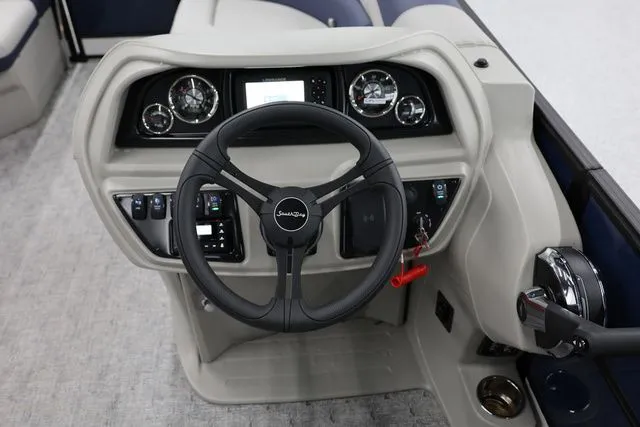 Slide: The Image of South Bay LE 224 RS 2.75 JAWS EDITION TRITOON 2026 - 12