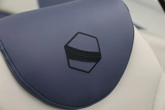 Slide: The Image of South Bay LE 224 RS 2.75 JAWS EDITION TRITOON 2026 - 20