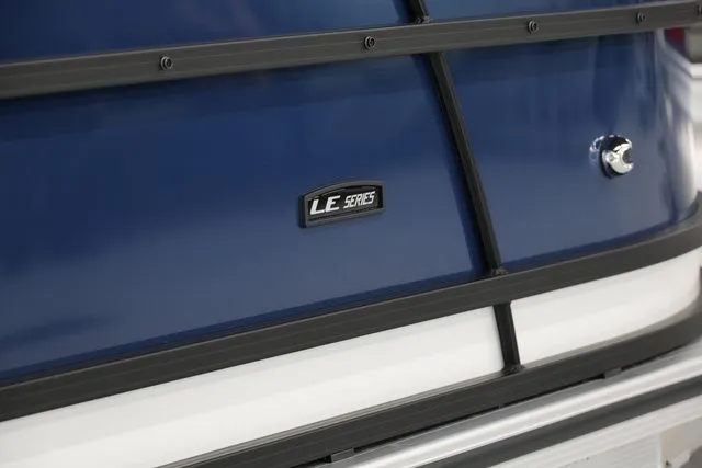 Slide: The Image of South Bay LE 224 RS 2.75 JAWS EDITION TRITOON 2026 - 22