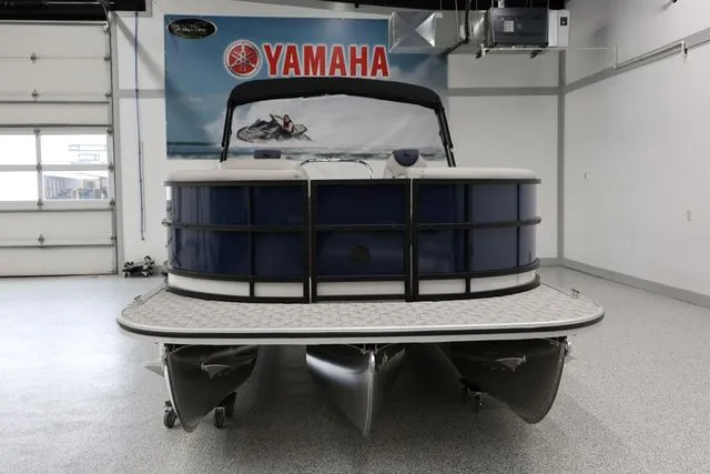 Slide: The Image of South Bay LE 224 RS 2.75 JAWS EDITION TRITOON 2026 - 4