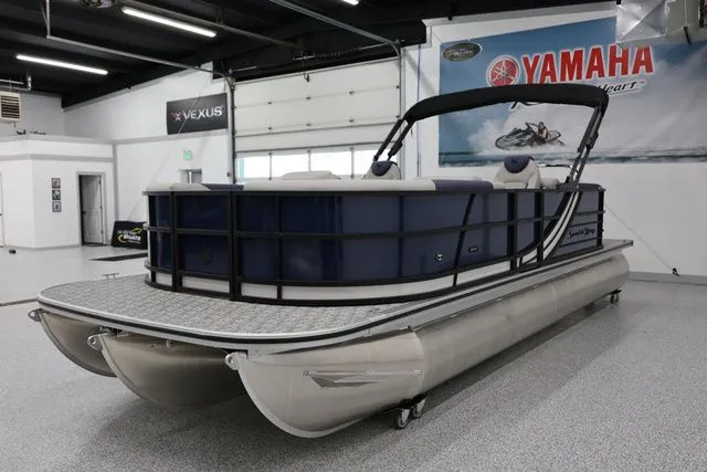 Slide: The Image of South Bay LE 224 RS 2.75 JAWS EDITION TRITOON 2026 - 5