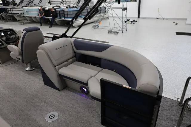 Slide: The Image of South Bay LE 224 RS 2.75 JAWS EDITION TRITOON 2026 - 9