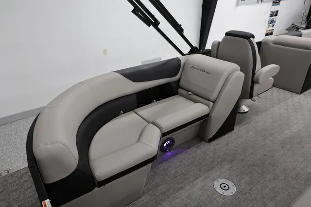 Slide: The Image of South Bay LE 224 RS 2.75 JAWS EDITION TRITOON 2026 - 10