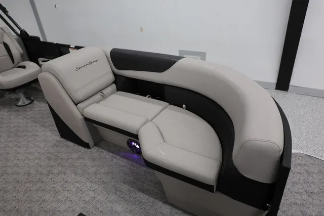 Slide: The Image of South Bay LE 224 RS 2.75 JAWS EDITION TRITOON 2026 - 16