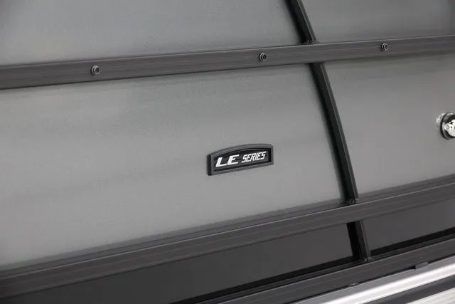 Slide: The Image of South Bay LE 224 RS 2.75 JAWS EDITION TRITOON 2026 - 20