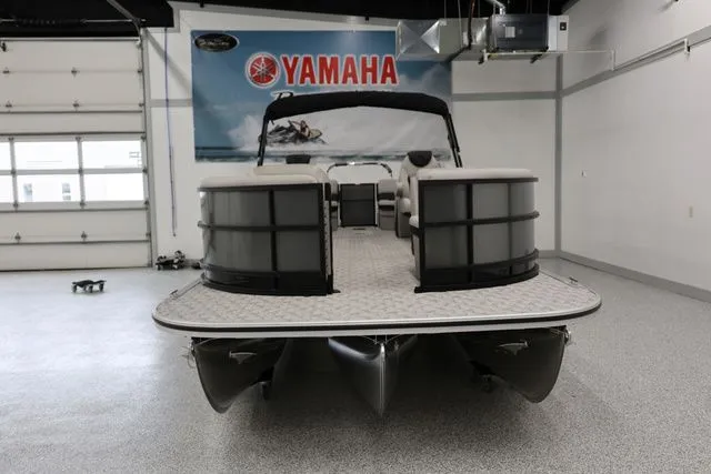 Slide: The Image of South Bay LE 224 RS 2.75 JAWS EDITION TRITOON 2026 - 5