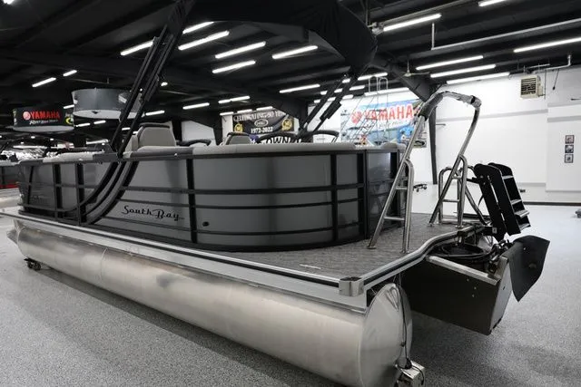 Slide: The Image of South Bay LE 224 RS 2.75 JAWS EDITION TRITOON 2026 - 7