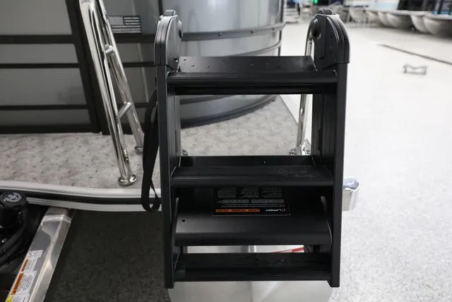 Slide: The Image of South Bay LE 224 RS 2.75 JAWS EDITION TRITOON 2026 - 8