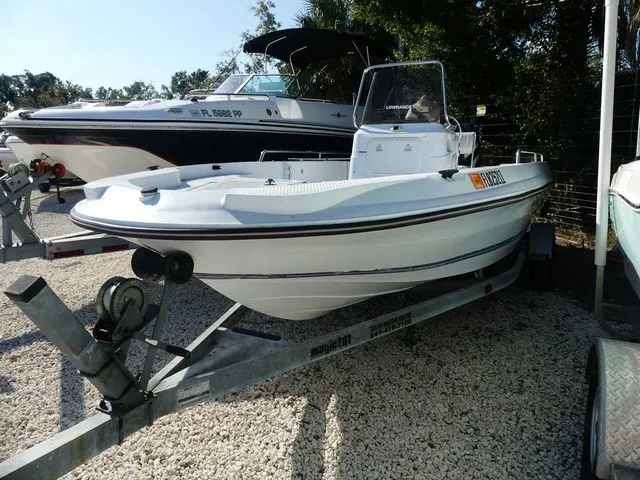 Slide: The Image of Triumph 190 Bay 2002 - 3