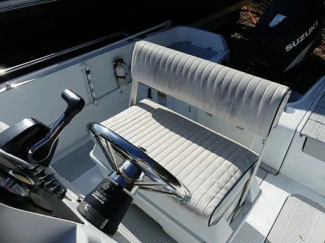 Slide: The Image of Triumph 190 Bay 2002 - 7