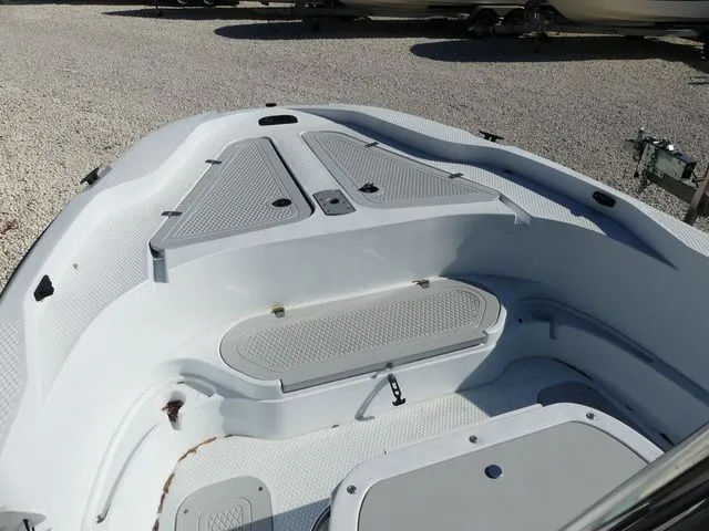 Slide: The Image of Triumph 190 Bay 2002 - 9