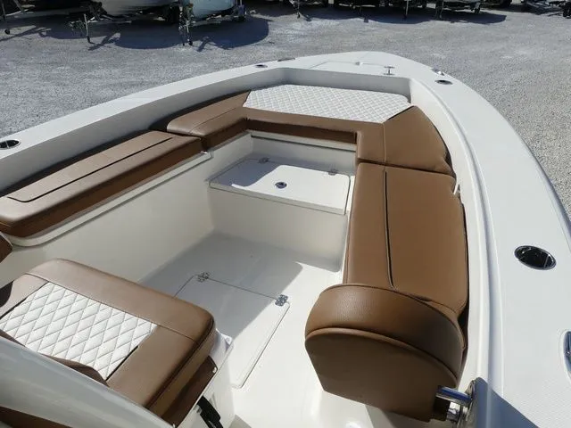 Slide: The Image of Pioneer 220 Bay Sport 2026 - 10