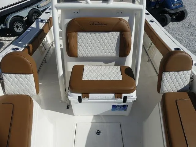 Slide: The Image of Pioneer 220 Bay Sport 2026 - 12