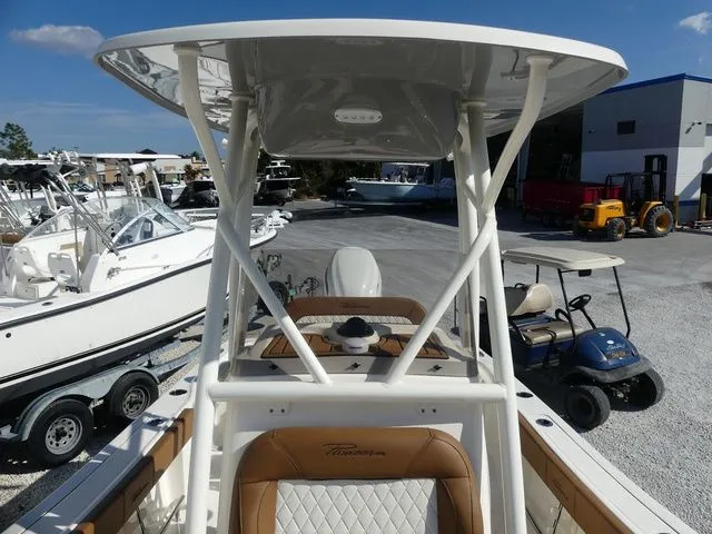 Slide: The Image of Pioneer 220 Bay Sport 2026 - 13