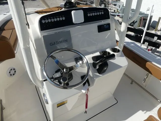 Slide: The Image of Pioneer 220 Bay Sport 2026 - 5