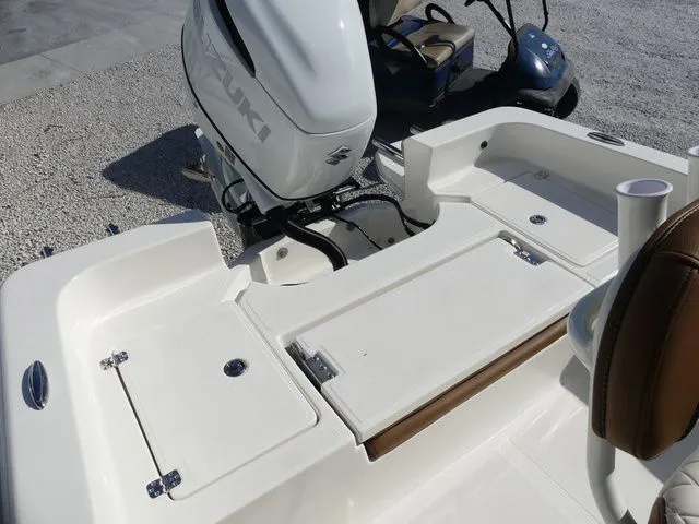 Slide: The Image of Pioneer 220 Bay Sport 2026 - 9