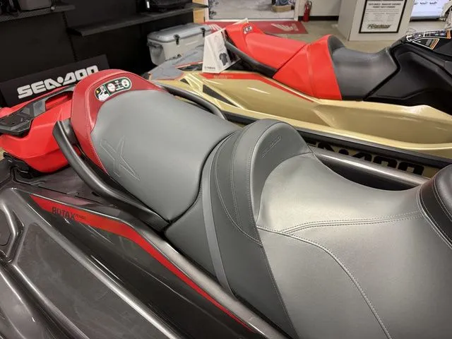 Slide: The Image of Sea-Doo GTR-X 300 2026 - 14