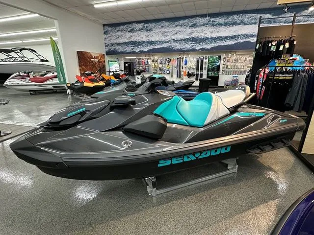 Slide: The Image of Sea-Doo GTR 230 2026 - 4