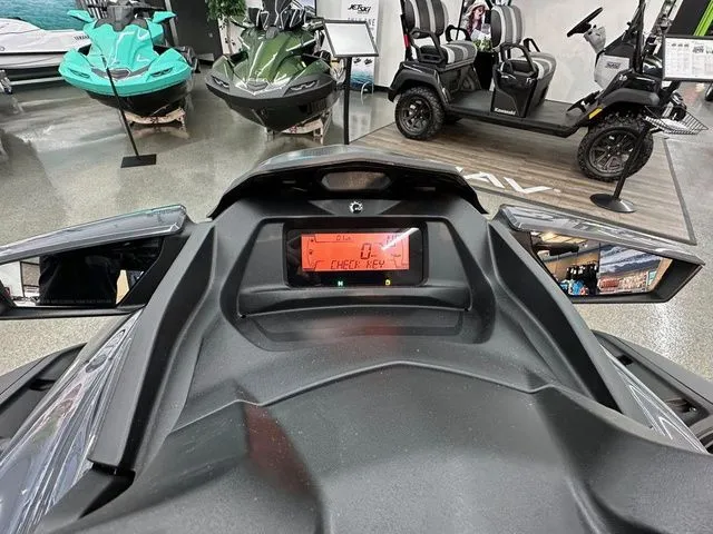 Slide: The Image of Sea-Doo GTR 230 2026 - 6