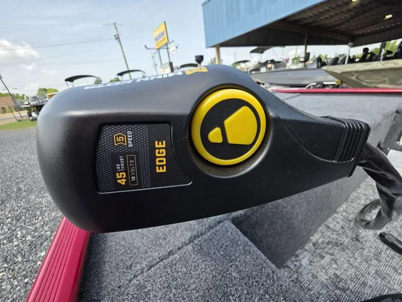 Slide: The Image of 2025 Tracker Panfish™ 17 boat motor with 45-pound thrust and 5-speed settings. - 11