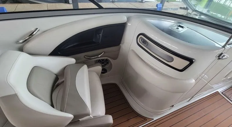 Slide: The Image of Crownline Boats Eclipse E6 2016 - 5