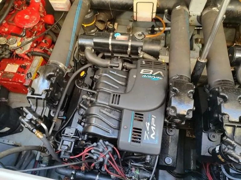 Slide: The Image of Sea Ray Sundancer 330 1998 - 14