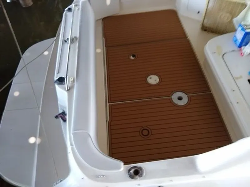 Slide: The Image of Sea Ray Sundancer 330 1998 - 6