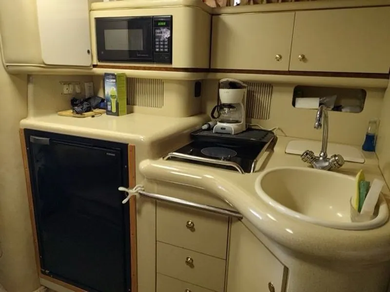 Slide: The Image of Sea Ray Sundancer 330 1998 - 9