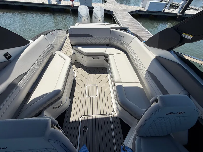 Slide: The Image of Sea Ray SLX 280 Outboard 2026 - 22