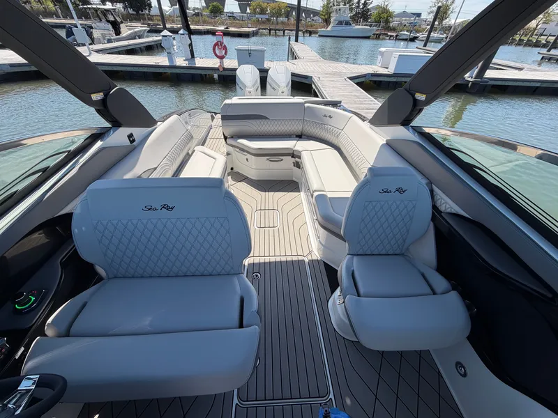 Slide: The Image of Sea Ray SLX 280 Outboard 2026 - 24