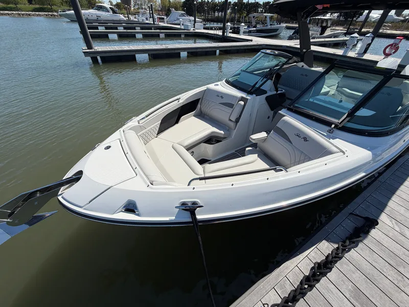Slide: The Image of Sea Ray SLX 280 Outboard 2026 - 31