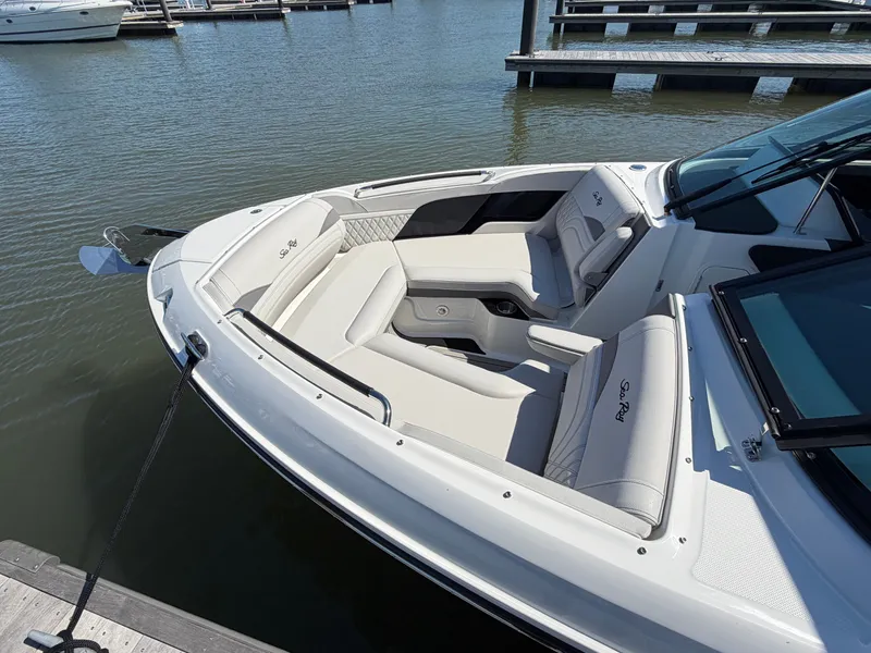Slide: The Image of Sea Ray SLX 280 Outboard 2026 - 32