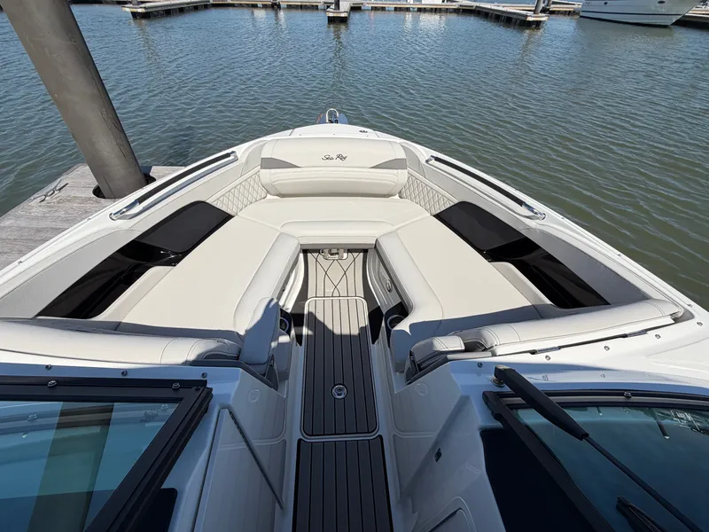 Slide: The Image of Sea Ray SLX 280 Outboard 2026 - 33