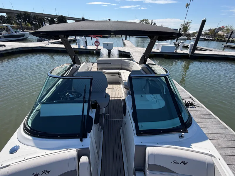 Slide: The Image of Sea Ray SLX 280 Outboard 2026 - 35
