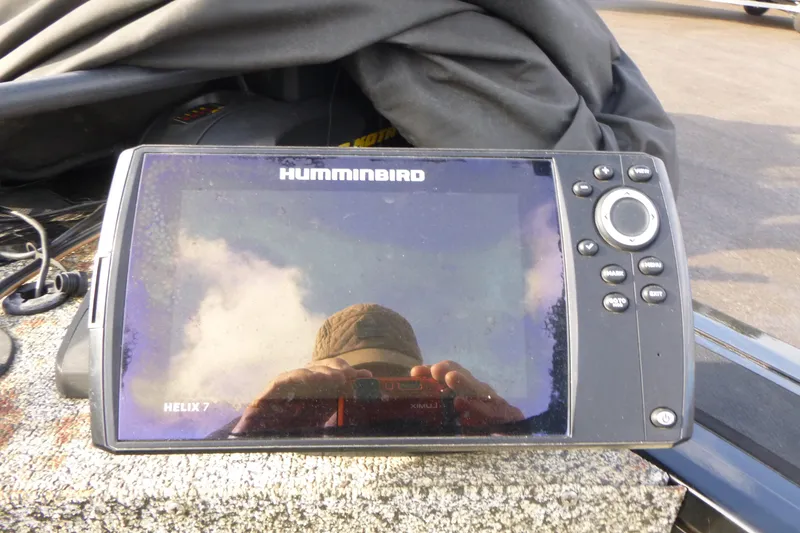 Slide: The Image of Humminbird Helix 7 fish finder on 2016 Tracker Targa V-18 WT boat. - 15