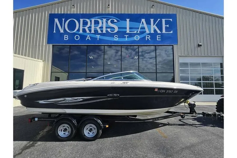 Slide: The Image of 2006 Sea Ray 220 Select boat on trailer at Norris Lake Boat Store. - 0
