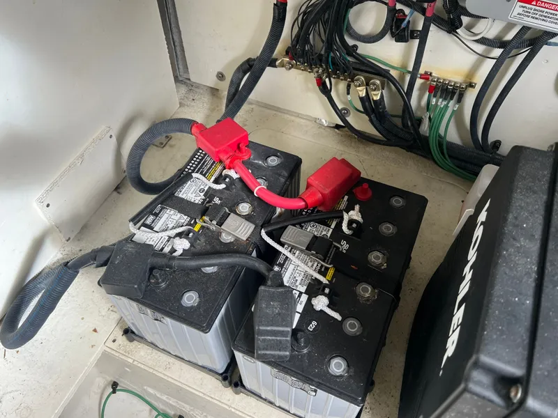 Slide: The Image of Sea Ray Sundancer 350 2018 - 72