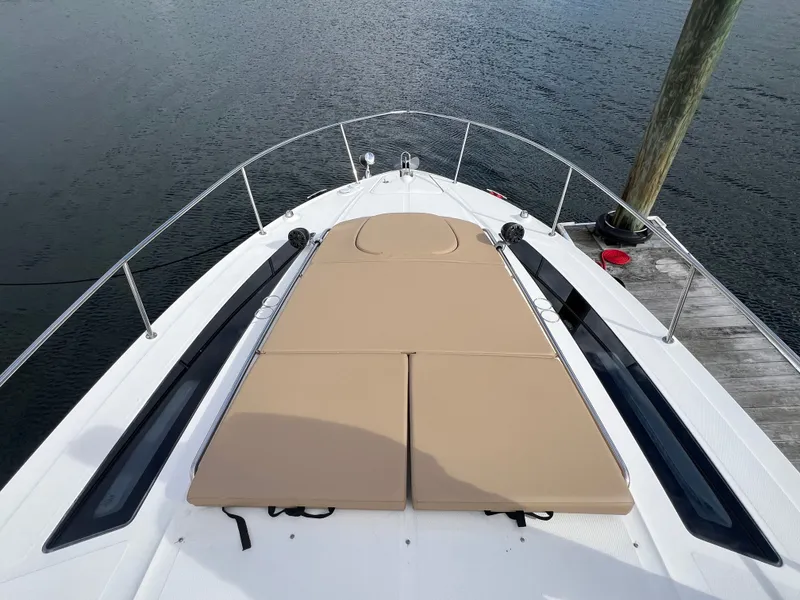Slide: The Image of Sea Ray Sundancer 350 2018 - 66