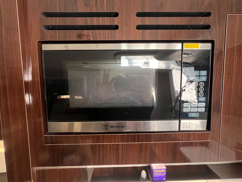 Slide: The Image of Sea Ray Sundancer 350 2018 - 45