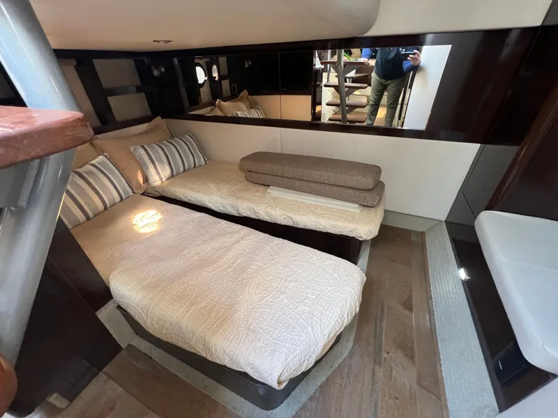 Slide: The Image of Sea Ray Sundancer 350 2018 - 35