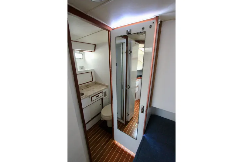Slide: The Image of Head entry from companionway and full length mirror. - 26