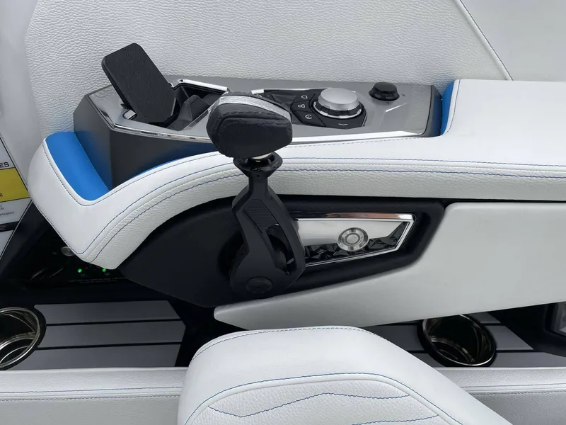 Slide: The Image of Nautique Super Air Nautique G21 2026 - 19