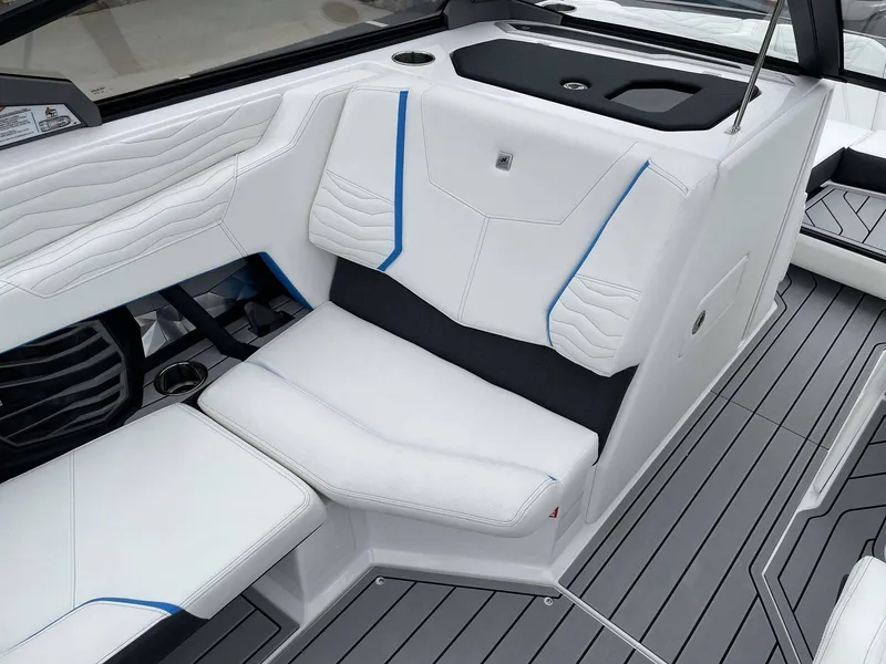 Slide: The Image of Nautique Super Air Nautique G21 2026 - 28