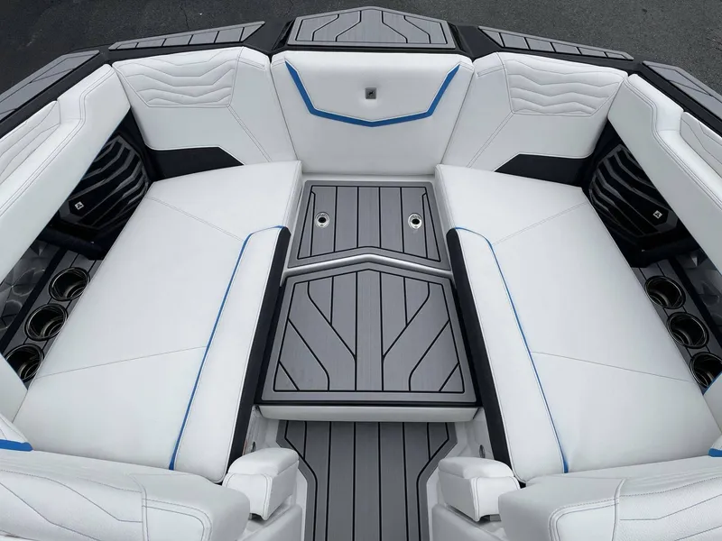 Slide: The Image of Nautique Super Air Nautique G21 2026 - 30