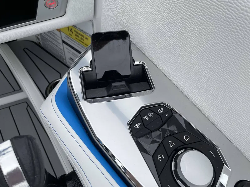 Slide: The Image of Nautique Super Air Nautique G21 2026 - 33