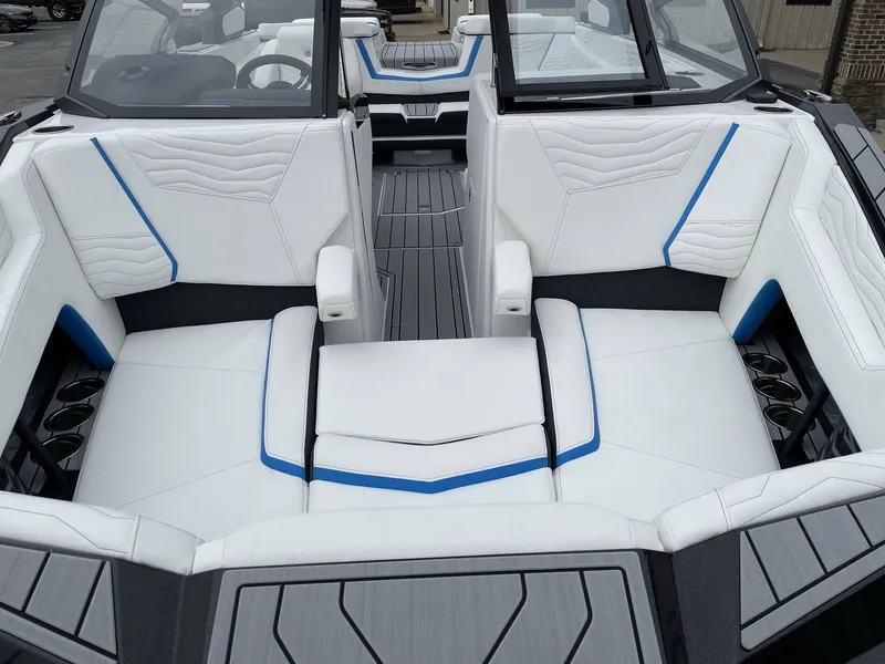 Slide: The Image of Nautique Super Air Nautique G21 2026 - 41